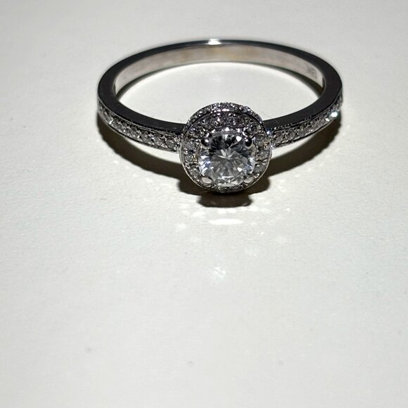 18 Karat White Gold Diamond RIng - Picture 4 of 7